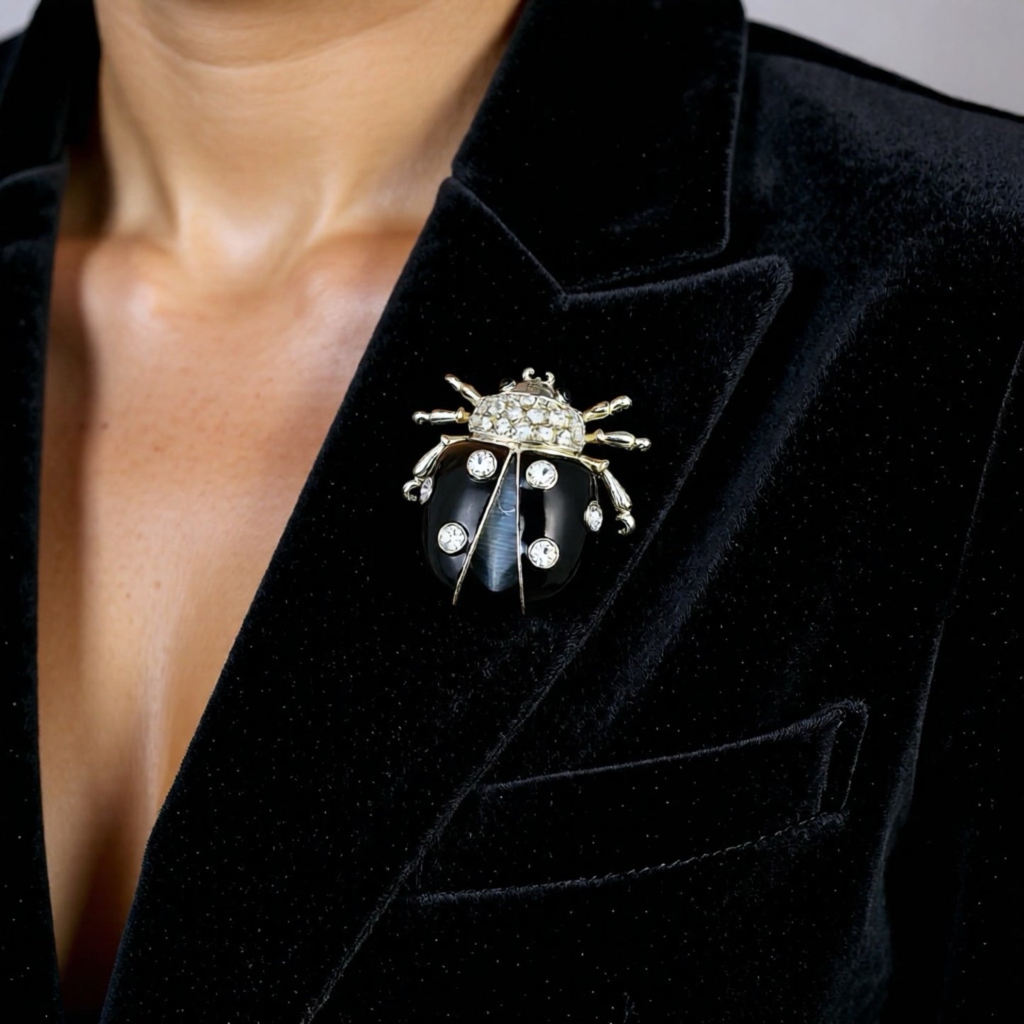 Vintage Siyah Mineli Swarovski Kristalli Uğur Böceği Broş
