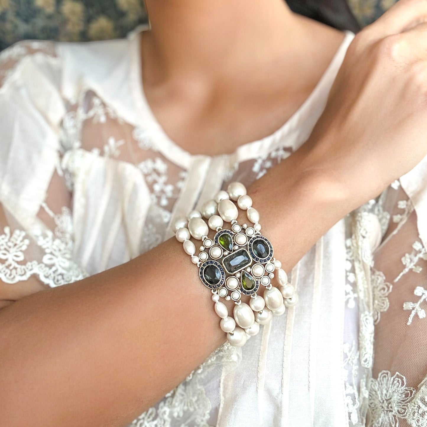 Vintage MONET İmitasyon İnci Bilezik - Yeşil ve Mavi Taş Detaylı