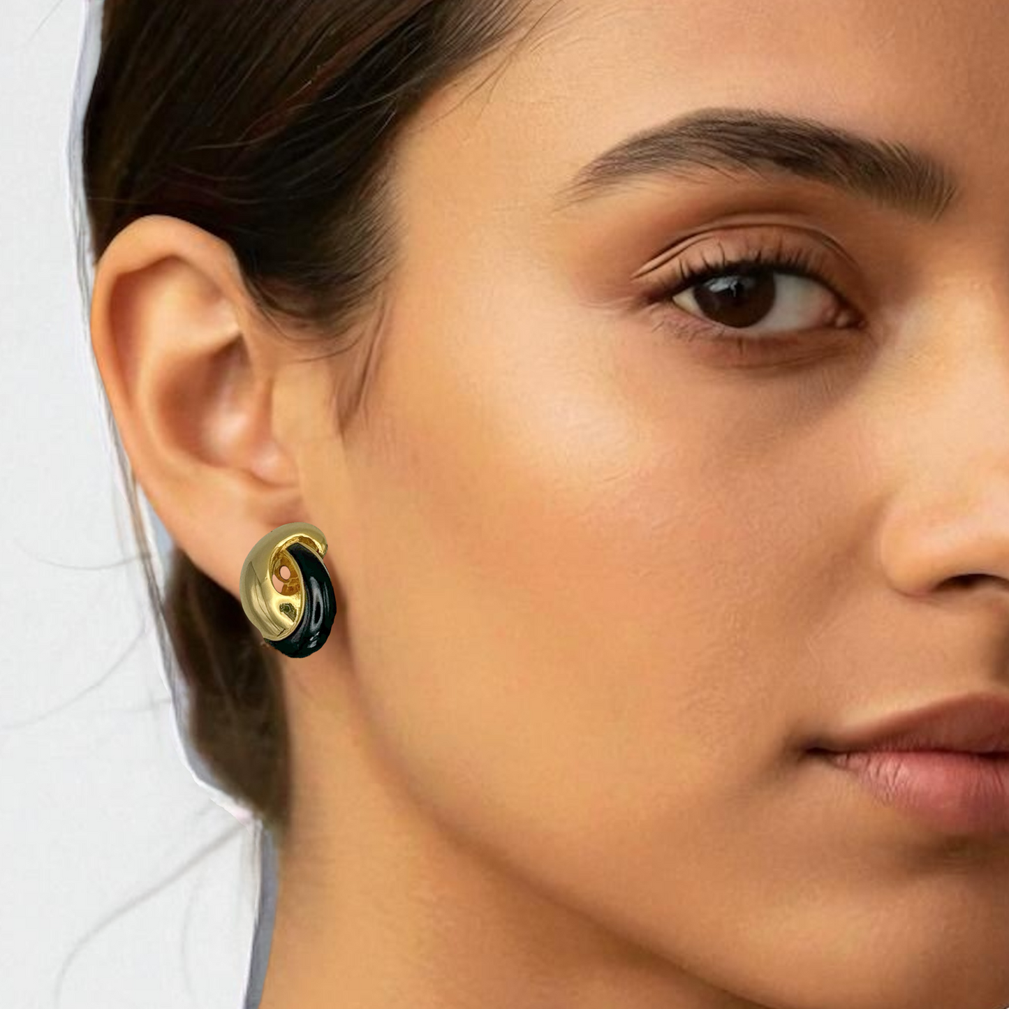 Vintage 18 Ayar Altın Kaplama Soleil Siyah Mine İşi Küpe