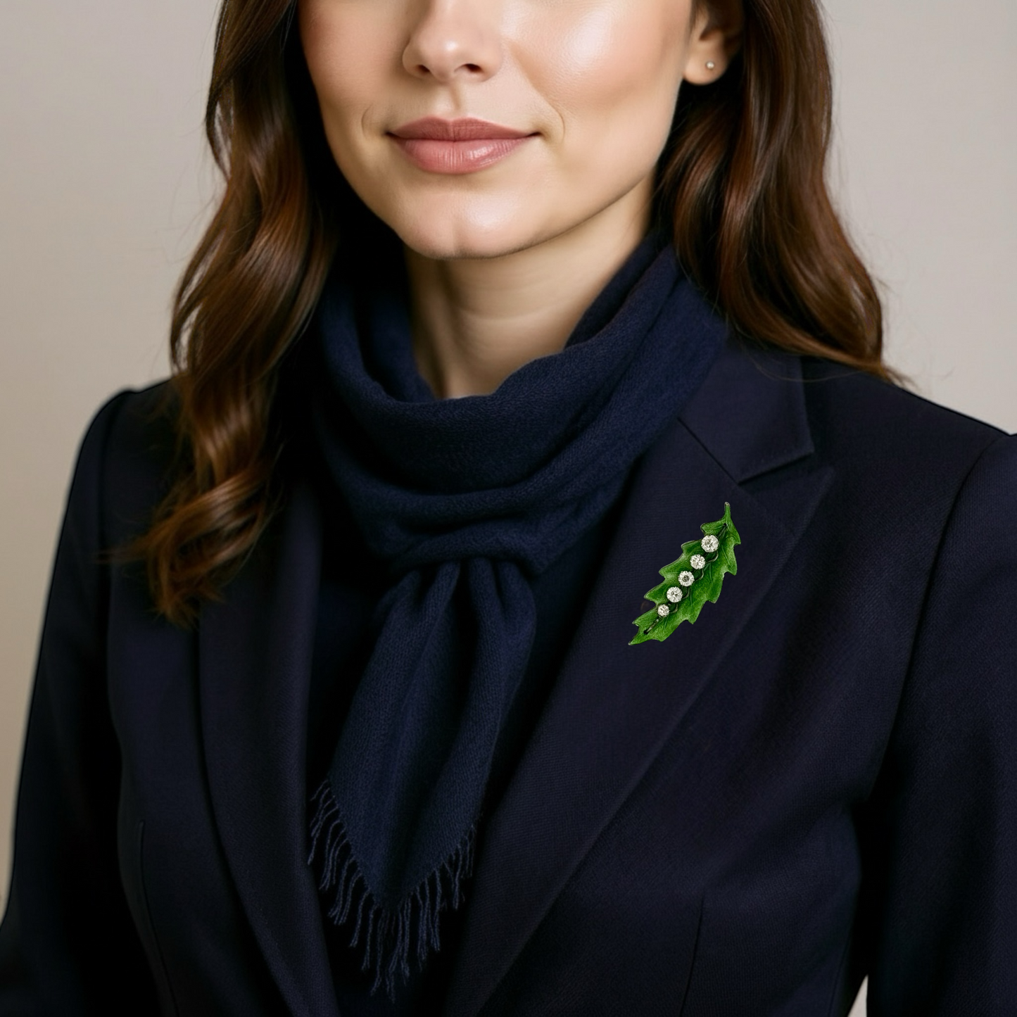 Charles Horner İmzalı Sterling Gümüş Guilloché Mineli Yaprak Broş 